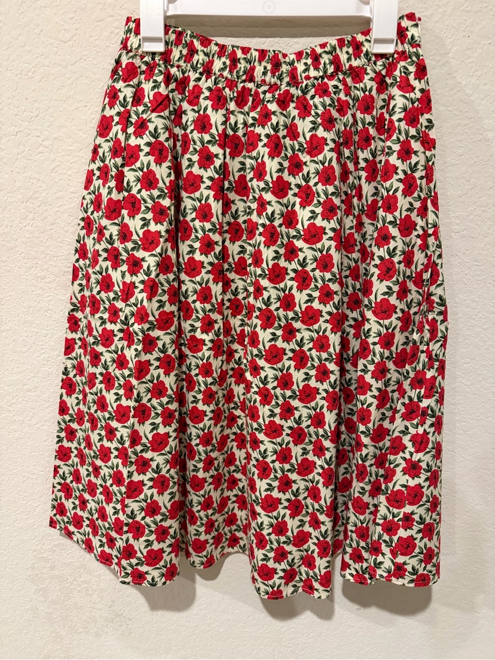 Tulip Floral A-Line Skirt in Red on Cream - Picture 2 of 2